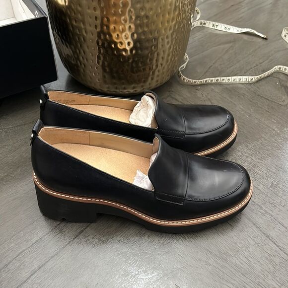 NATURALIZER DARRY LUG SOLE LOAFER - Picture 6 of 14